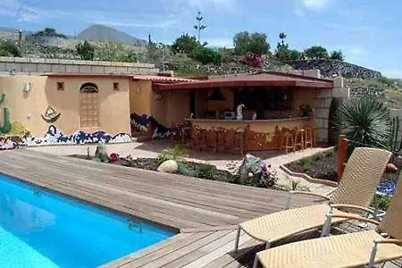 Casa Sevilla Mit Hellem Wohnbereich Und Terrasse Guía de Isora Ferienhaus